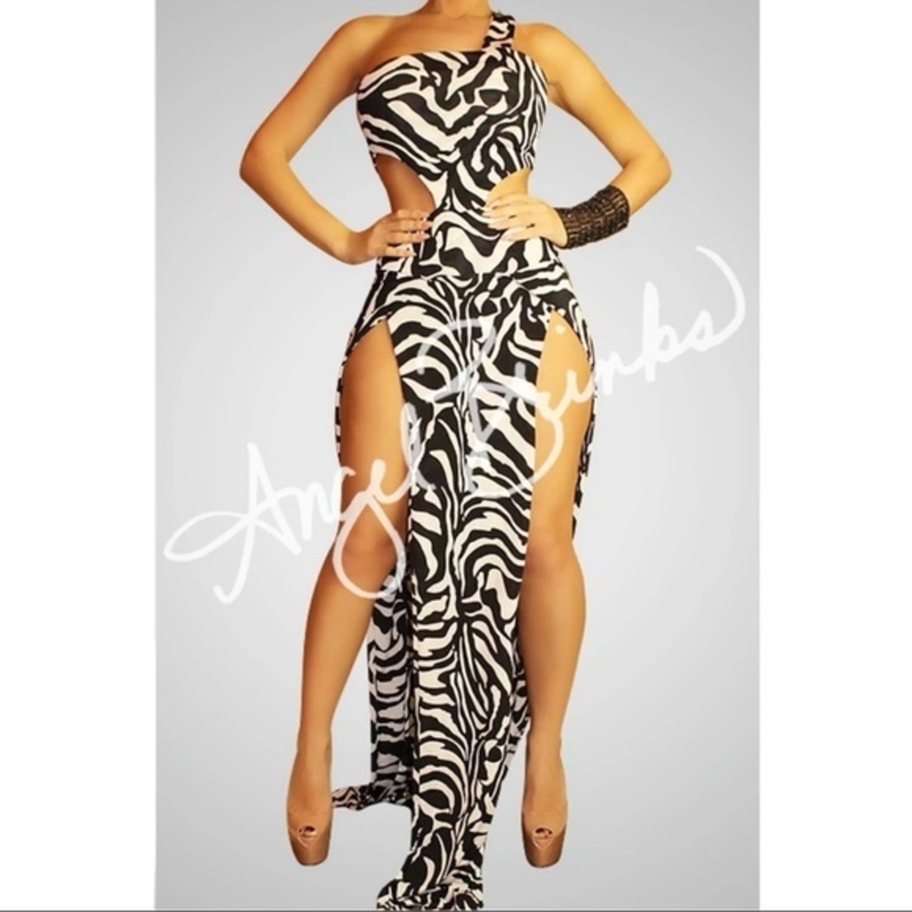 NWT Angel Brinks Muy Caliente Zebra Black White Cutout One Shoulder Dress Size S